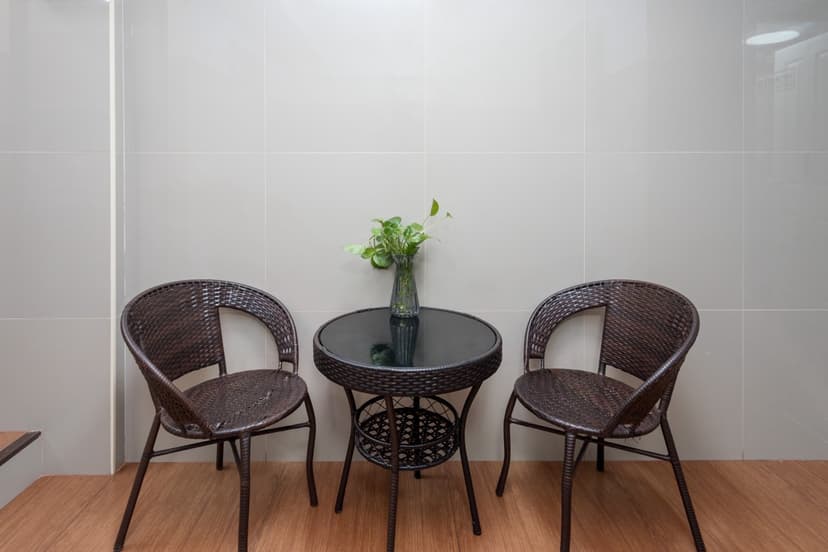 Common area with seating