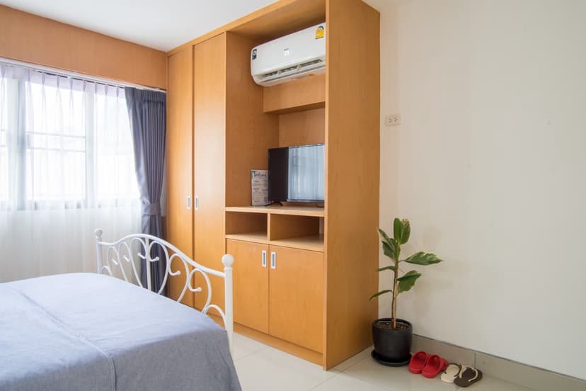 Modern guest room