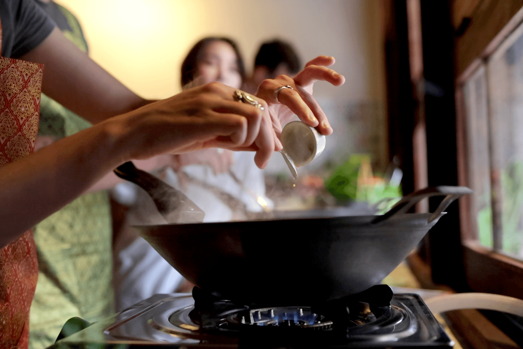 Thai cooking class atmosphere